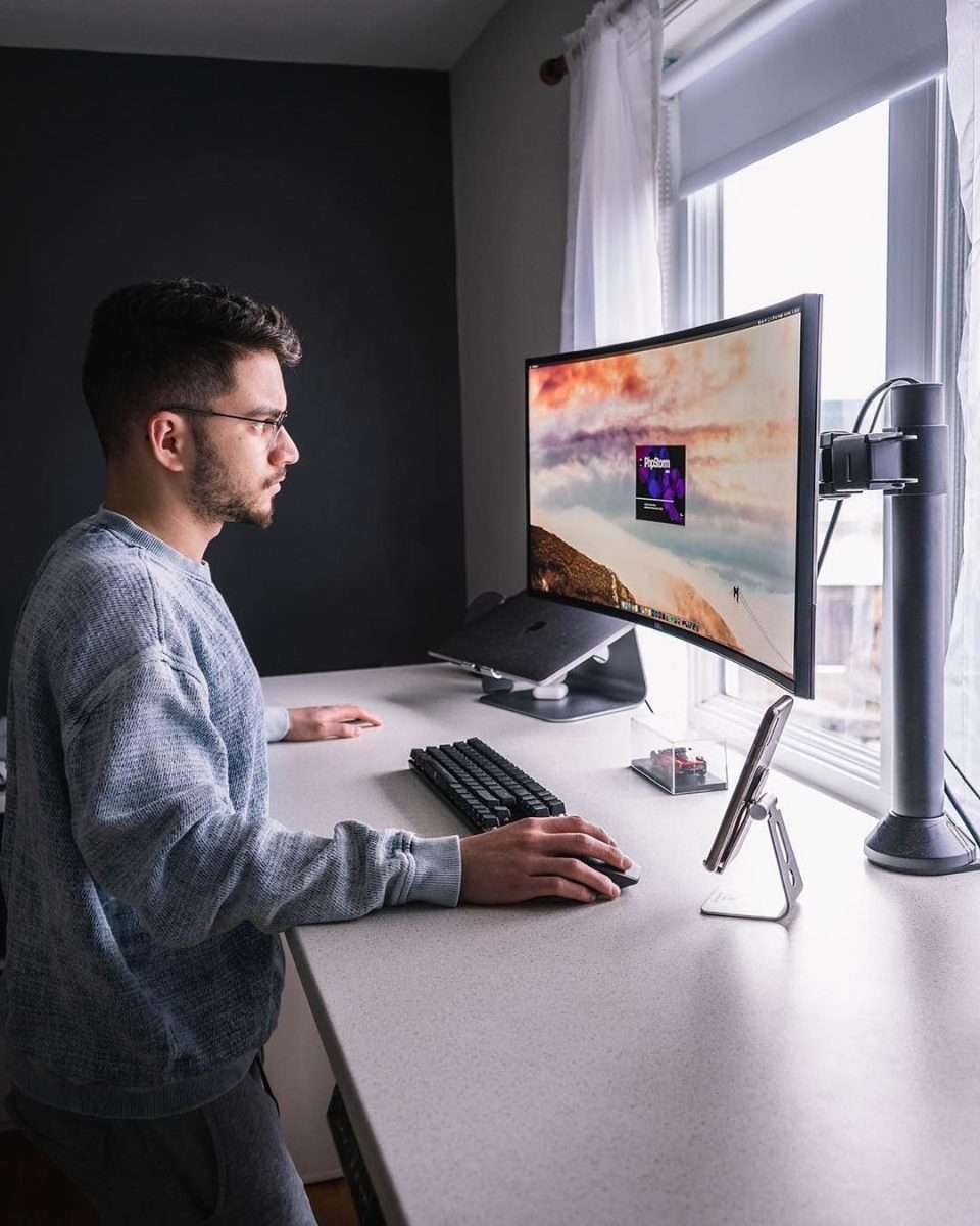 What is the online tool for changing background color?